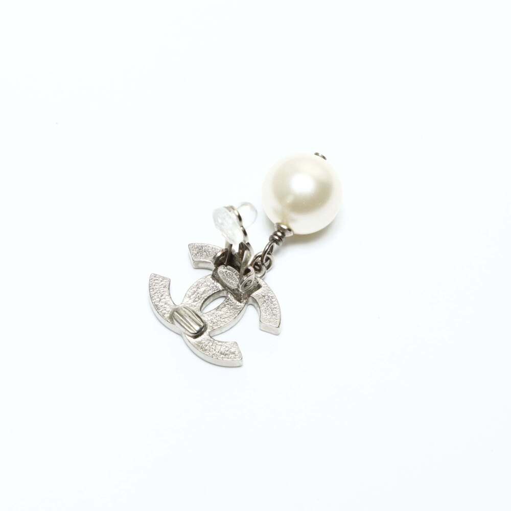 CHANEL Silver Pearl Logo Earrings - Picture 6 of 7